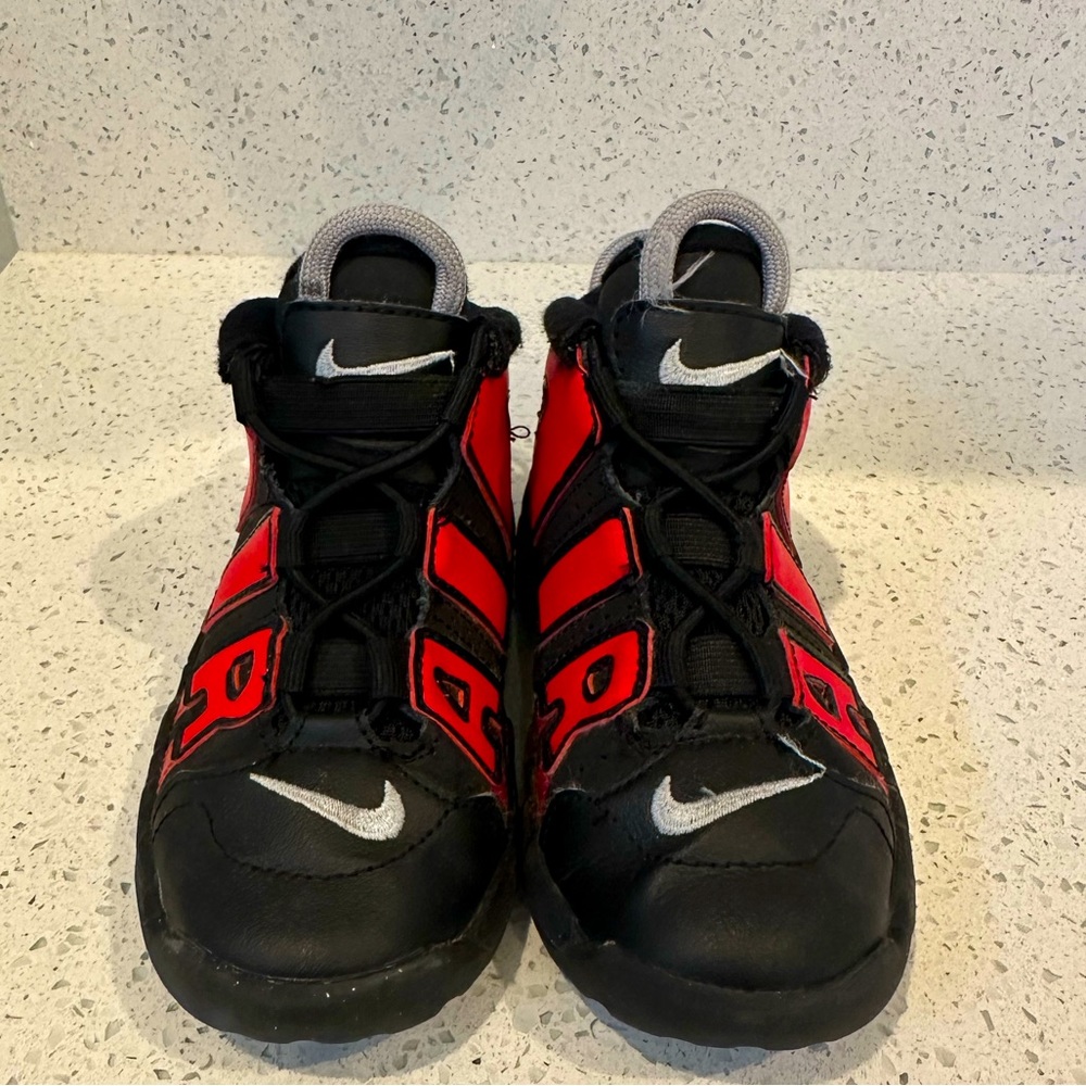 Size 8 9 Boys Nike Air Sneakers Tennis Shoes